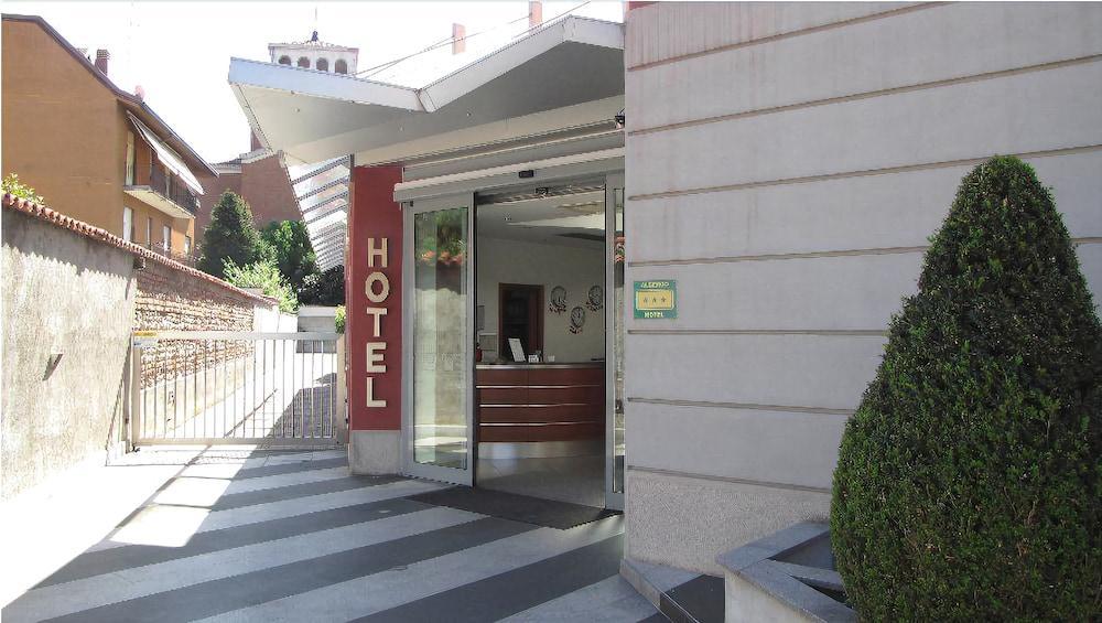 Hotel Domus Expo Парабиаго Экстерьер фото
